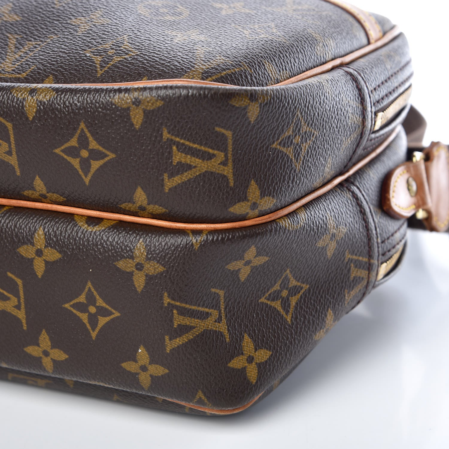 Louis Vuitton Monogram Reporter PM 7 of 17