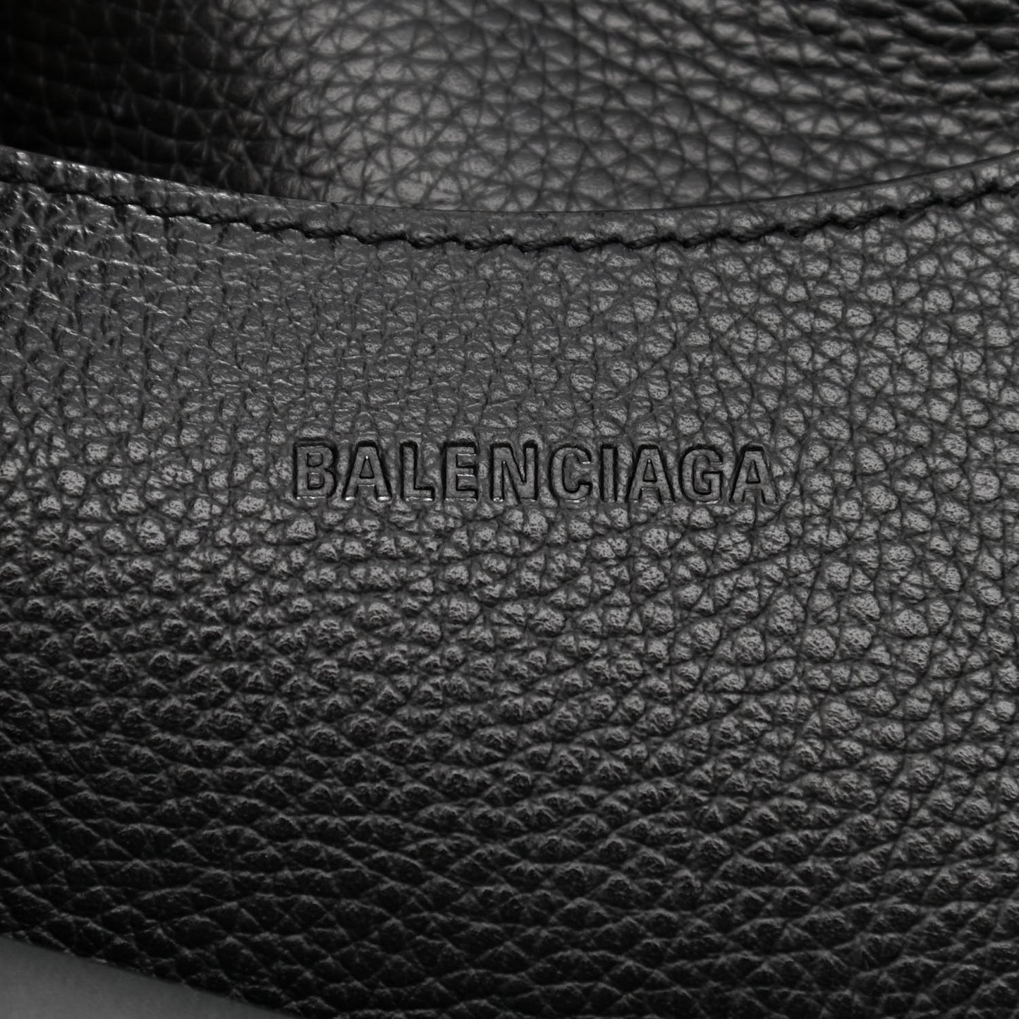 Grained Calfskin Neo Classic Gold Hardware S City Black