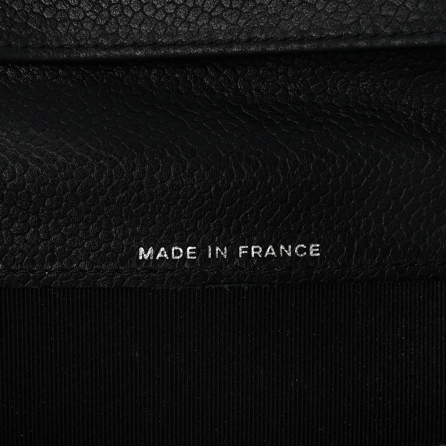 Caviar Quilted Yen Wallet Black