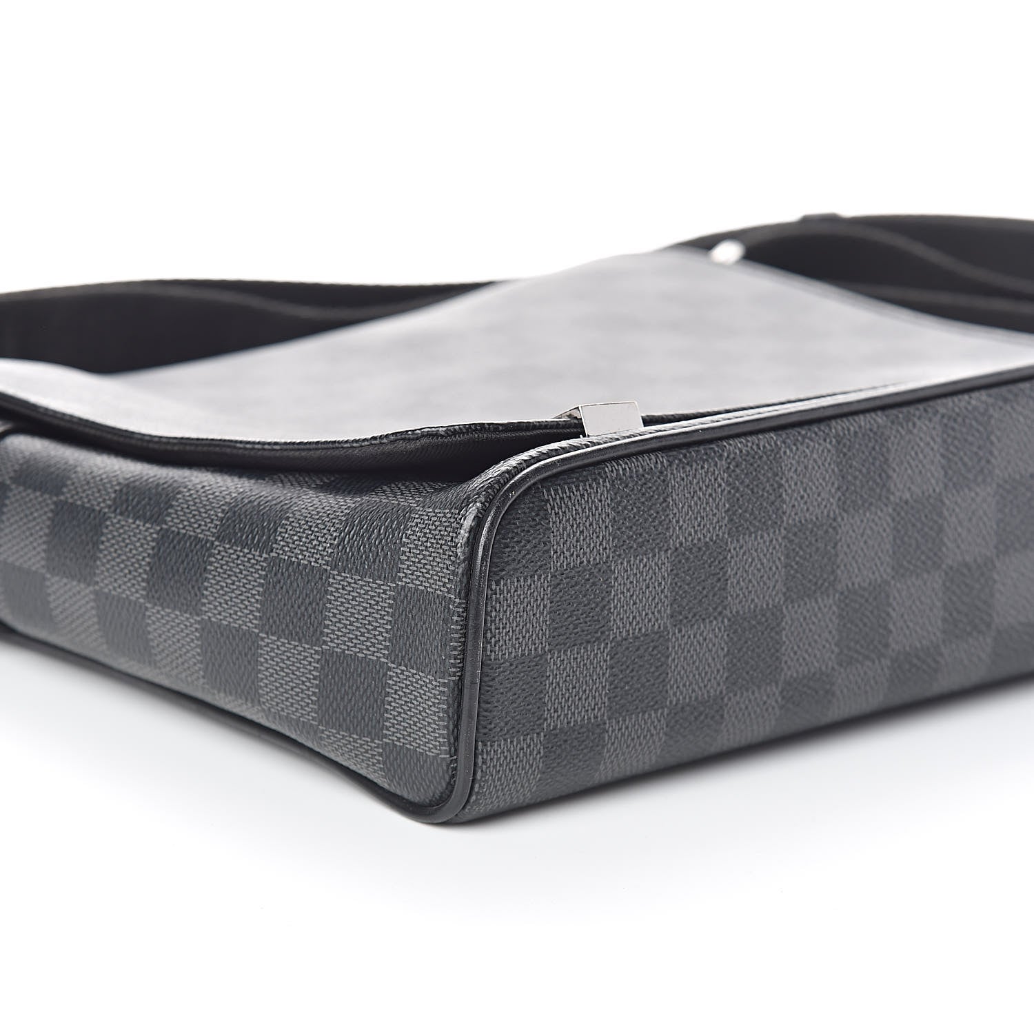 Louis Vuitton Damier Graphite District PM 8 of 9