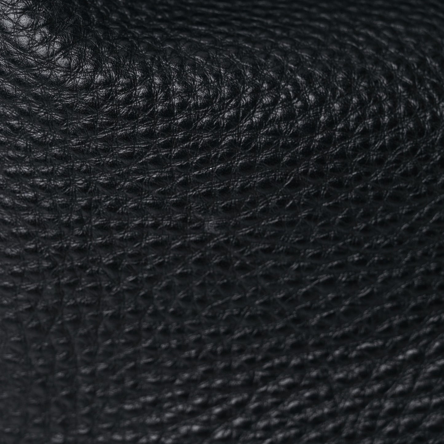 Vitello Daino Side Pocket Tote Black