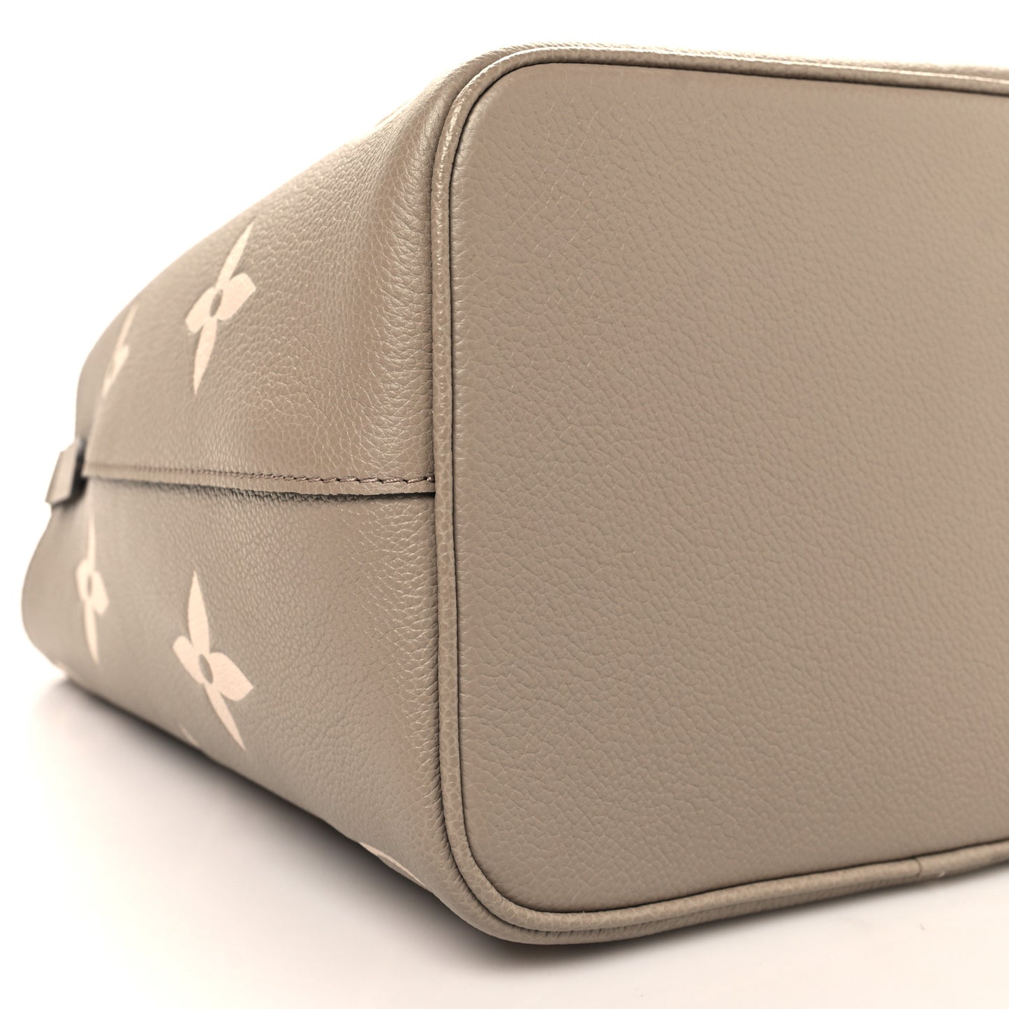 Empreinte Monogram Giant Neonoe MM Tourterelle Creme