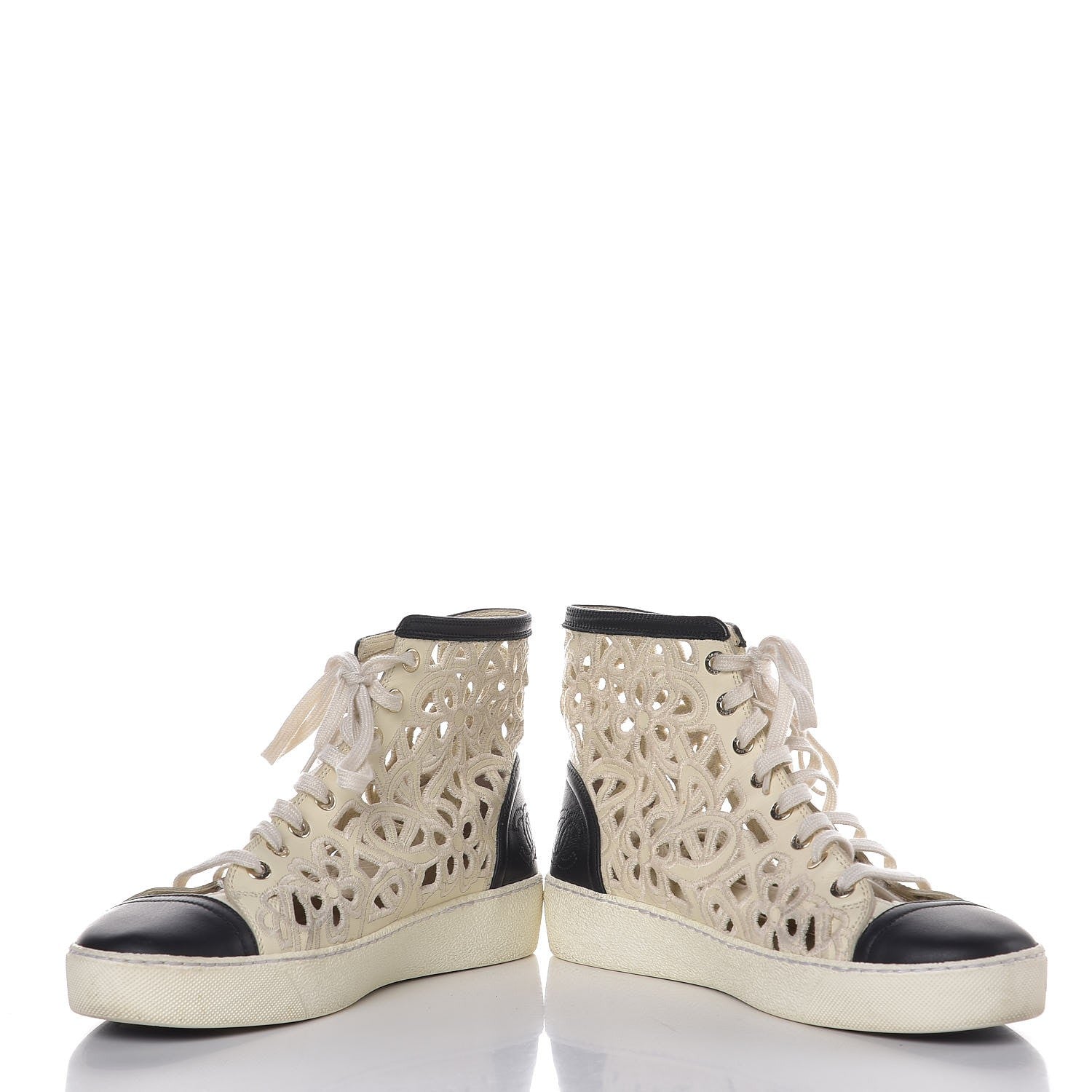 Chanel Grained Goatskin Hollow Out Flower Sneakers 39.5 White Black 5 of 10