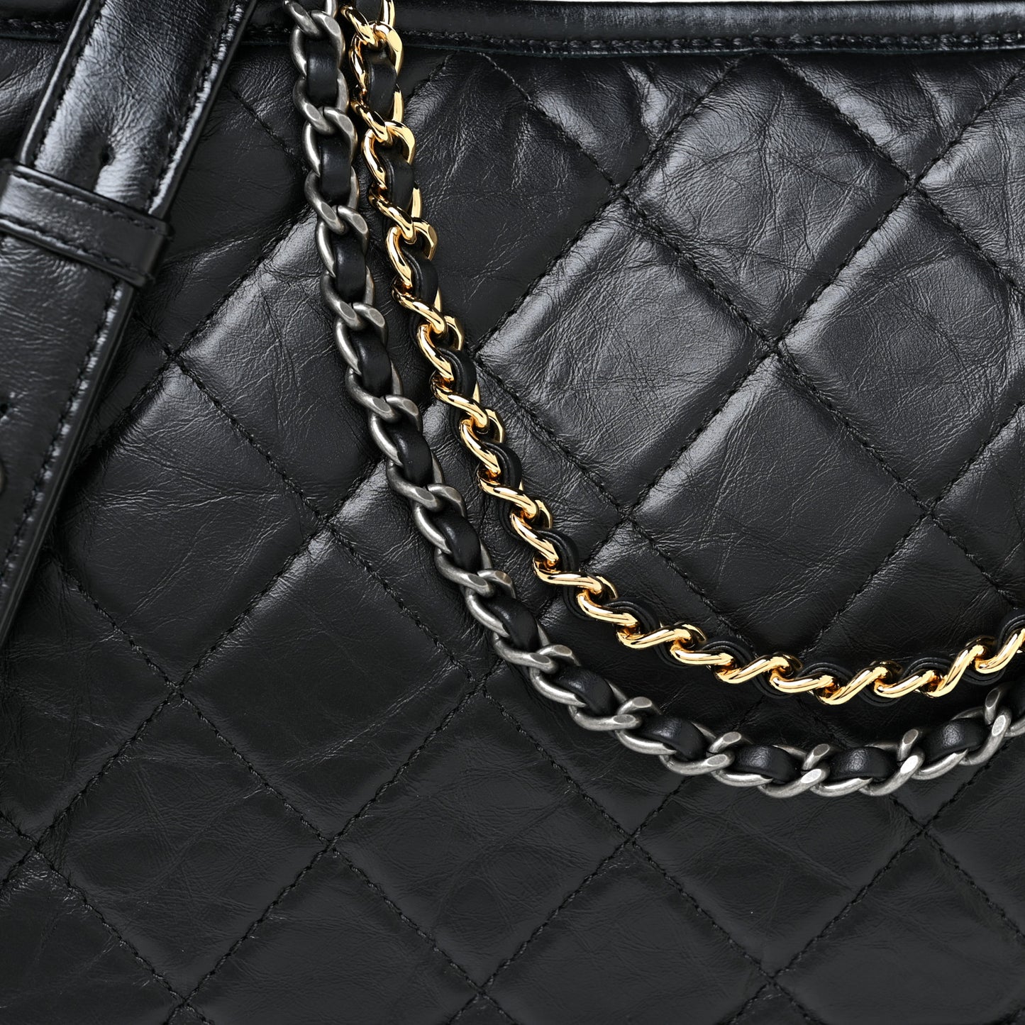 Aged Calfskin Quilted Medium Gabrielle Hobo Black