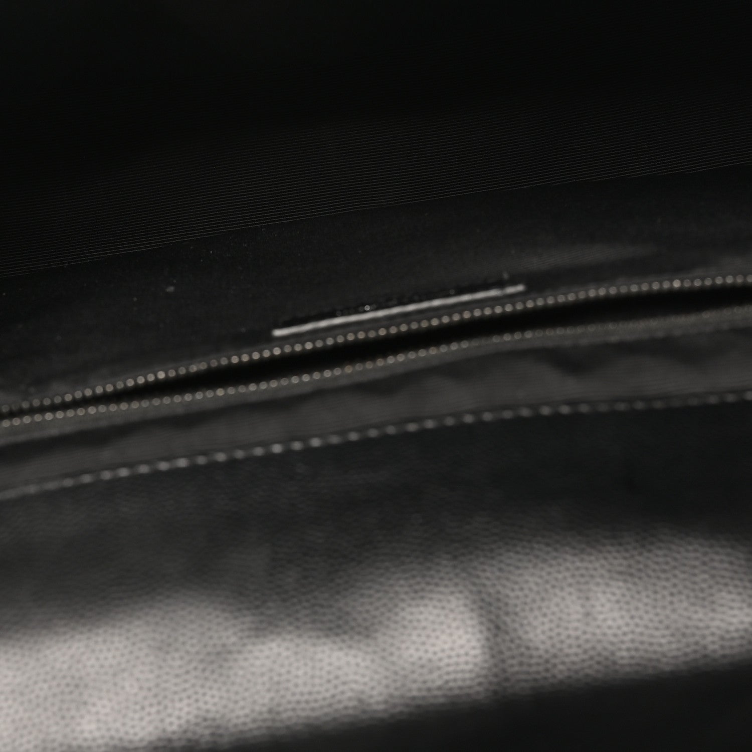 Saint Laurent Grain De Poudre Textured Mixed Matelasse Large Triquilt Monogram Monochrome Satchel Black 4 of 9