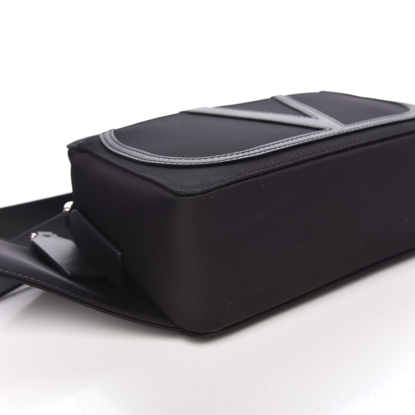 Nylon Vlogo Signature Belt Bag Black