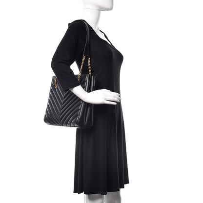 Saint Laurent Grain De Poudre Matelasse Chevron Medium Tribeca Shopping Bag Black 2 of 14
