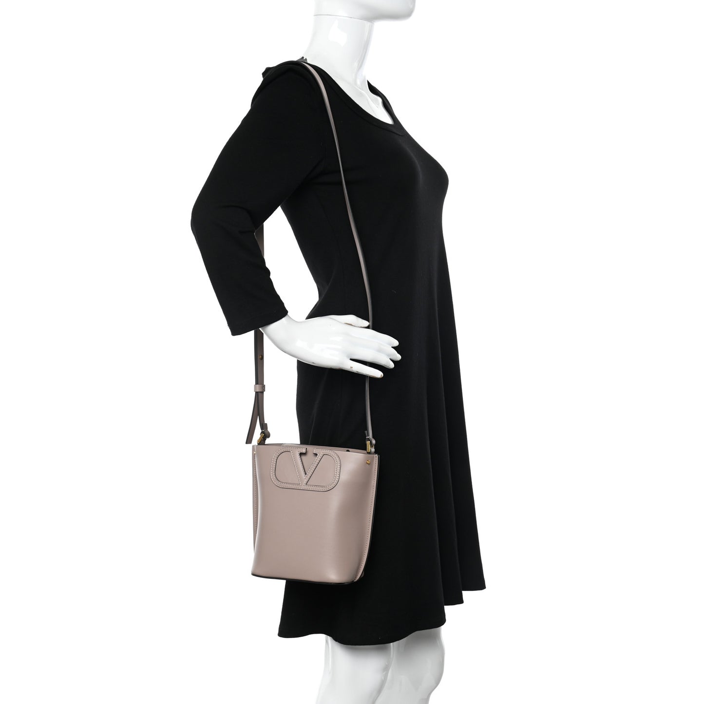 Calfskin Vlogo Bucket Bag Poudre