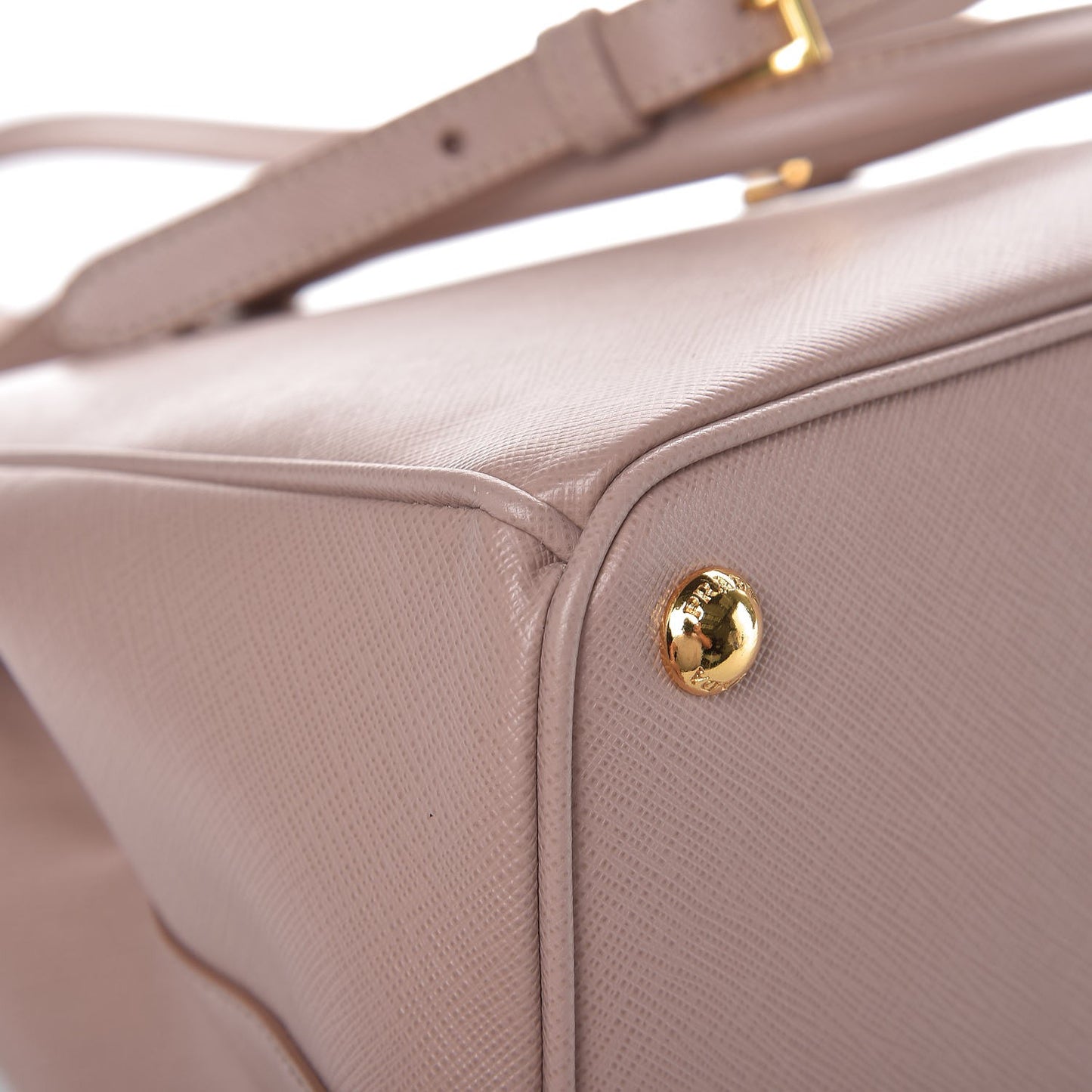 Saffiano Medium Galleria Double Zip Tote Cammeo