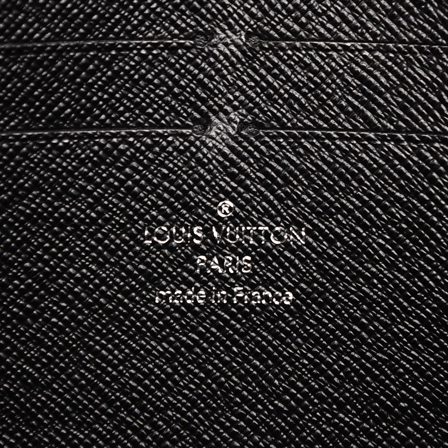 Epi World Tour Twist Chain Wallet Black