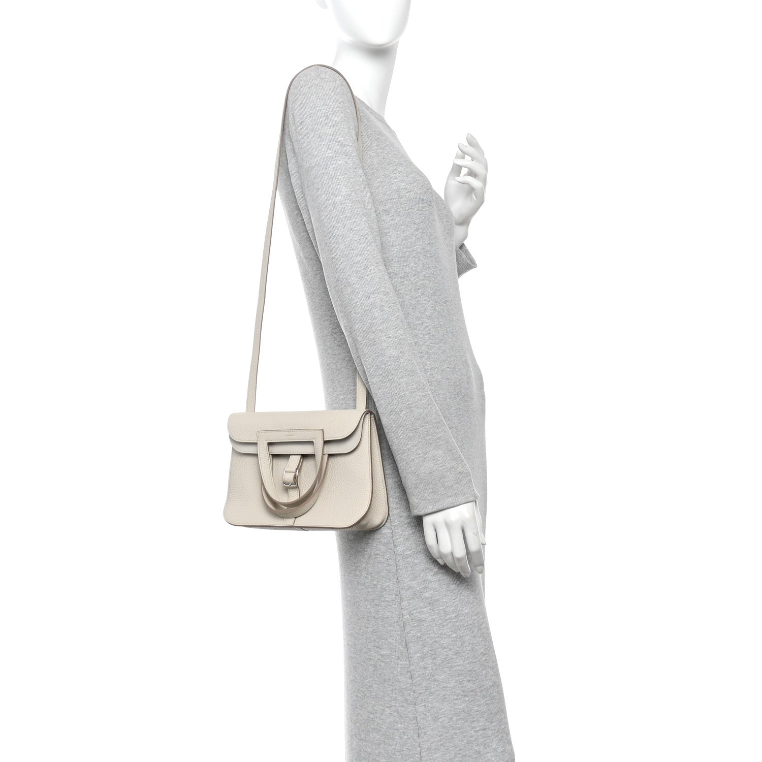 Hermes Taurillon Clemence Halzan 25 Halzan Beton 2 of 11
