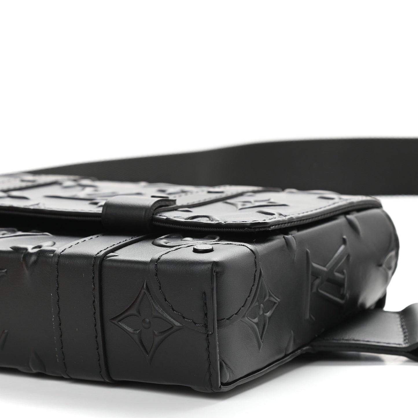 Monogram Seal Slingback Trunk Black