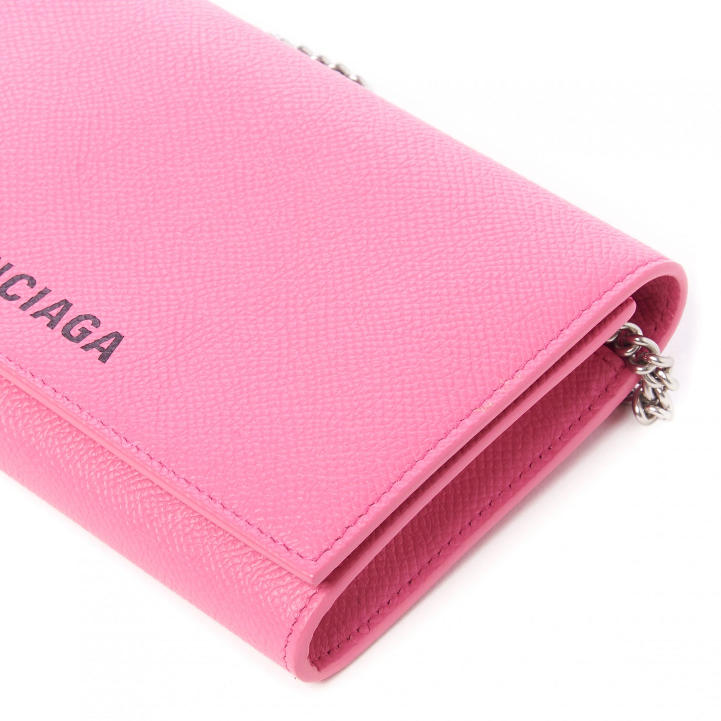 Signature Grained Calfskin Logo Ville Wallet on Chain Bubble Gum Black