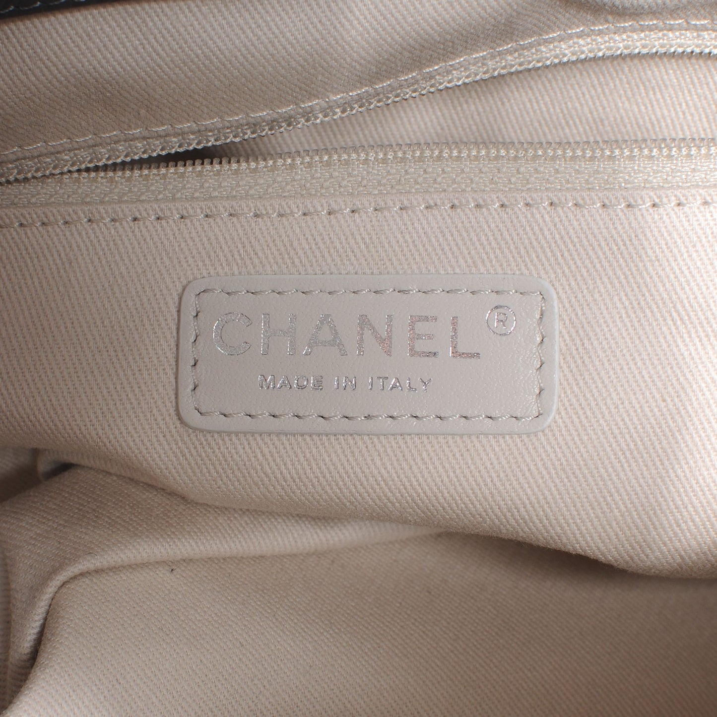 Caviar CC Timeless Soft Tote Grey
