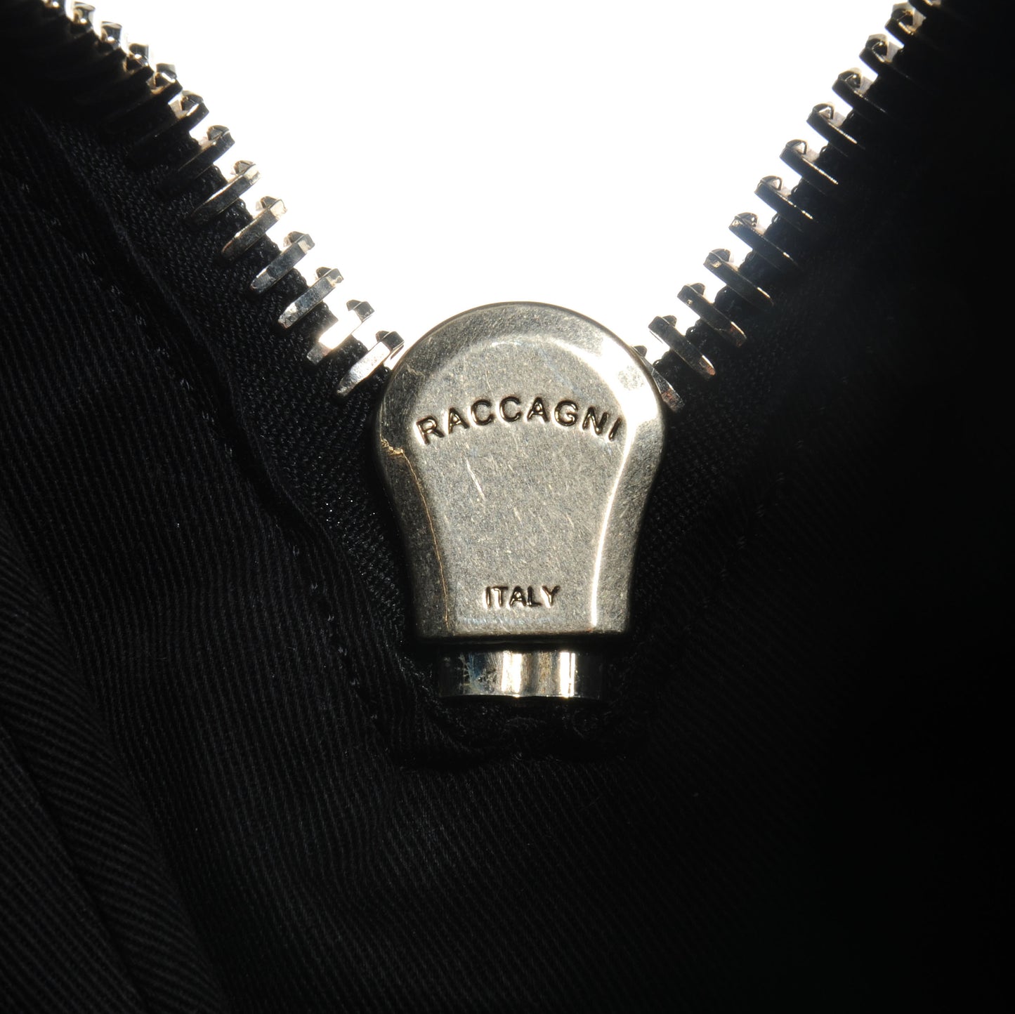 Shiny Lord Calfskin Medium Antigona Black