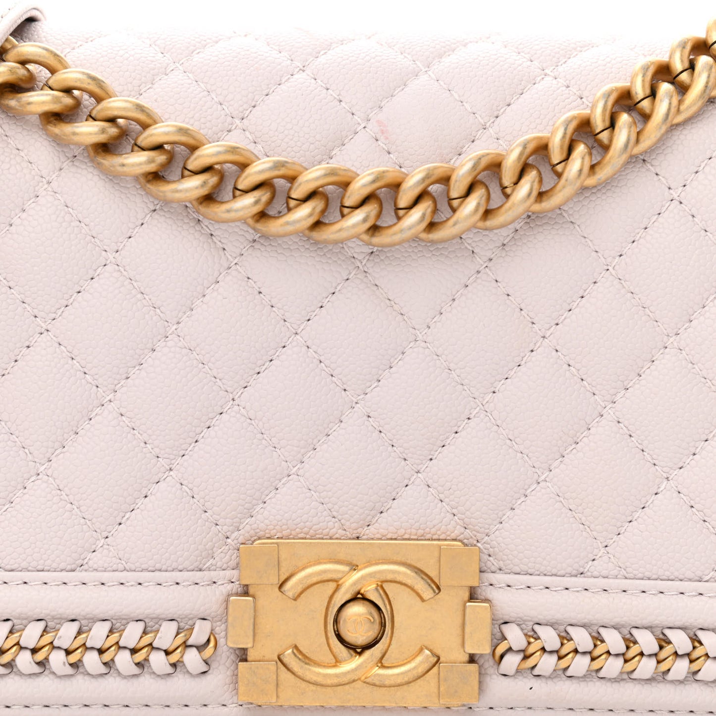 Caviar Quilted Chain Around Medium Boy Flap Light Purple