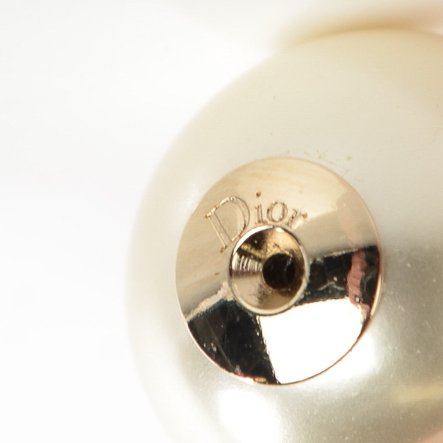 Christian Dior Pearl Ultradior Earrings Cream 4 of 5