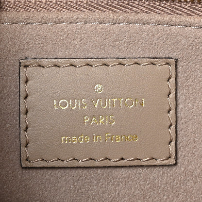 Louis Vuitton Empreinte Monogram Giant Onthego MM Tourterelle 6 of 9