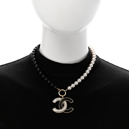 Chanel Pearl Beaded CC Necklace Black White 2 of 6