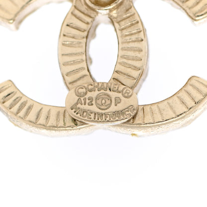 Chanel Pearl CC Earrings Light Gold 3 of 5
