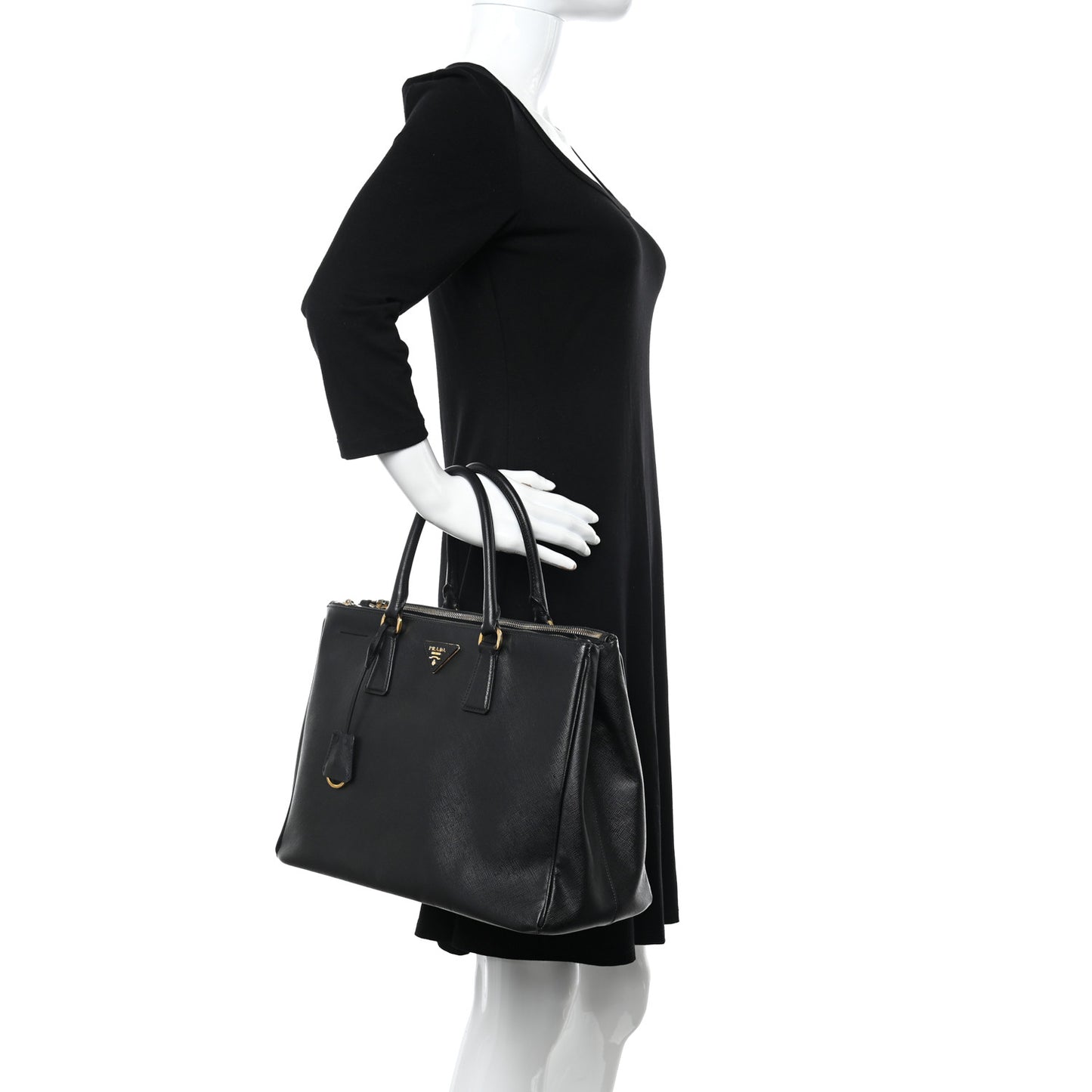 Saffiano Medium Galleria Double Zip Tote Black
