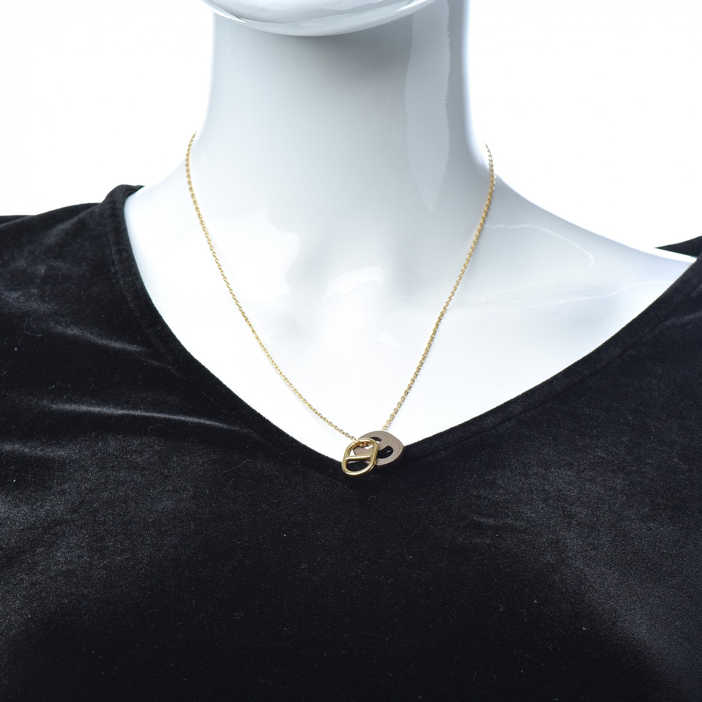 Swift O'Maillon Pendant Necklace Etoupe