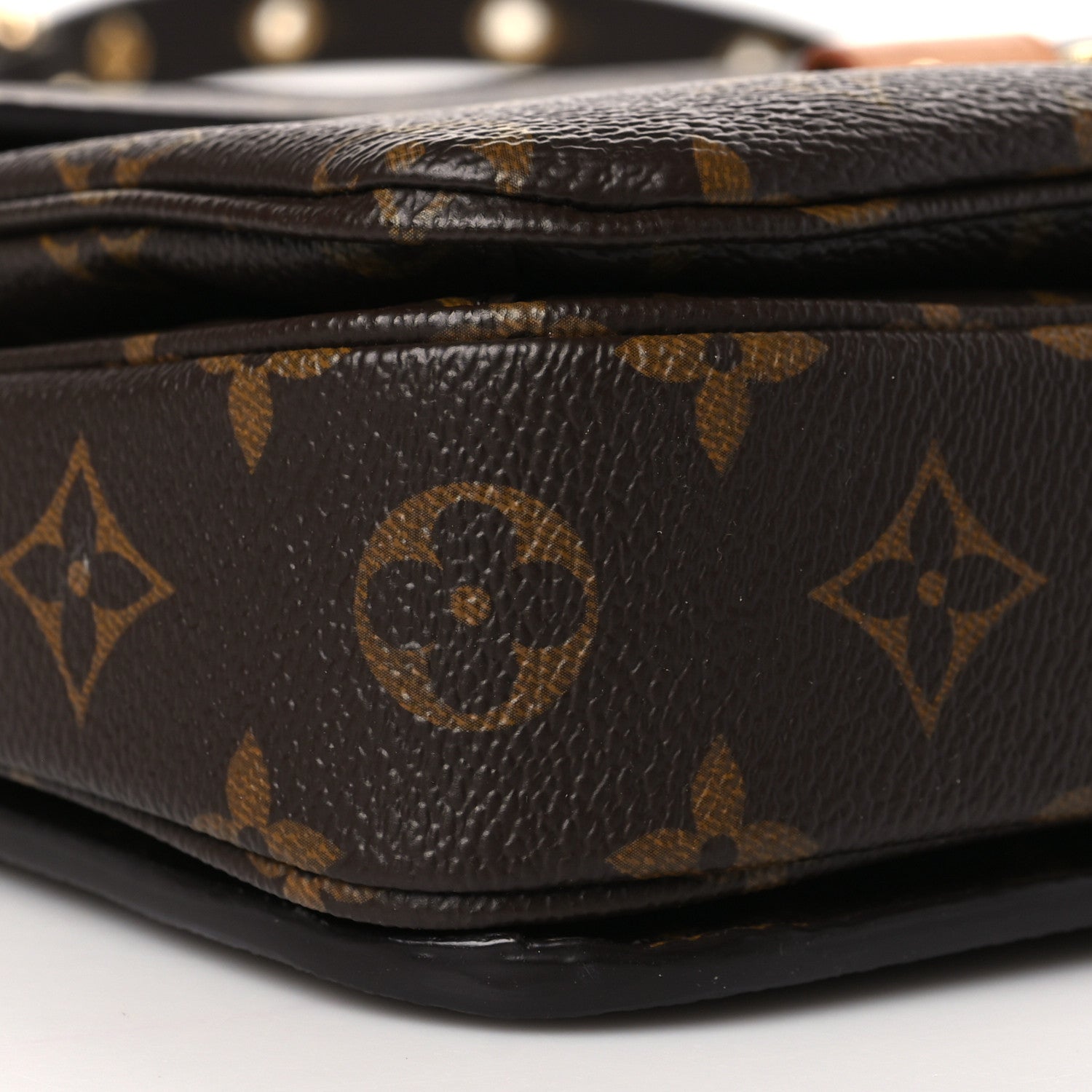 Louis Vuitton Monogram Pochette Metis 7 of 8