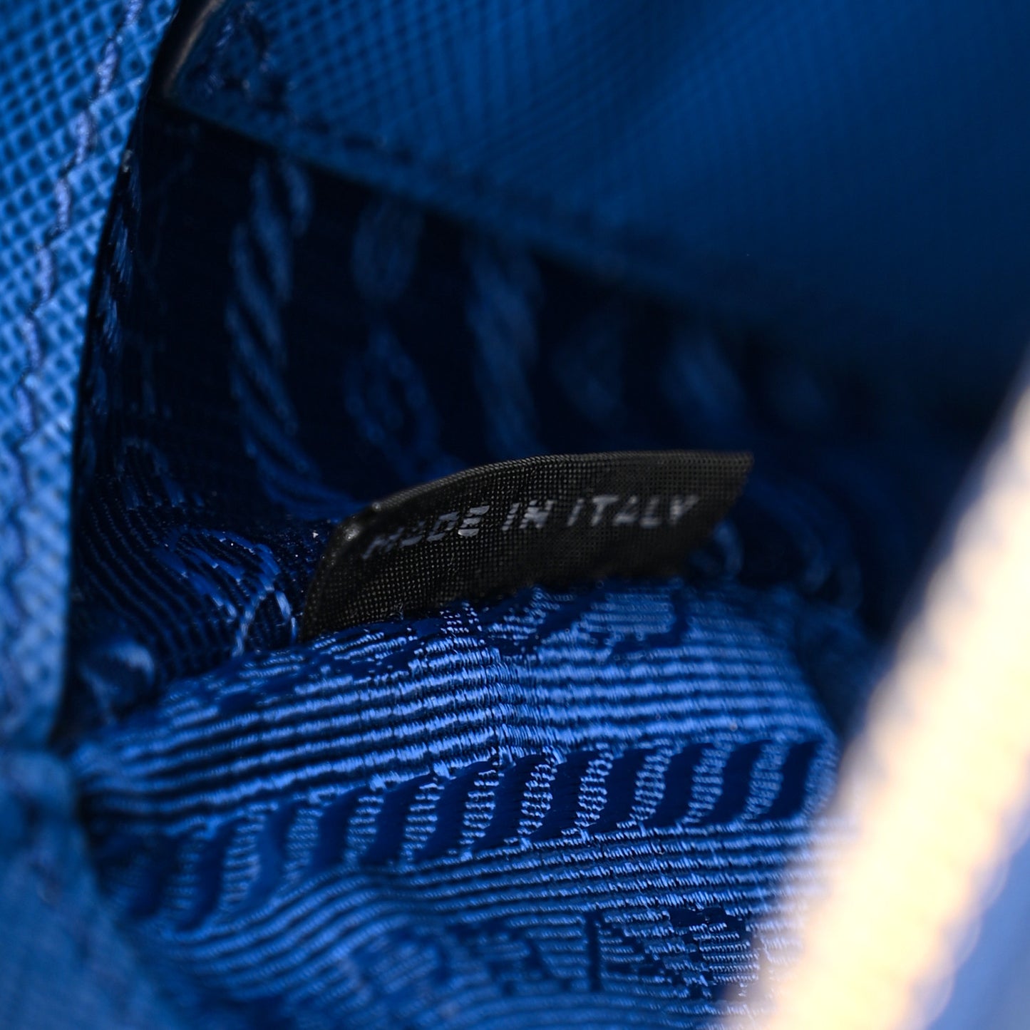 Saffiano Micro Galleria Double Zip Tote Azzurro