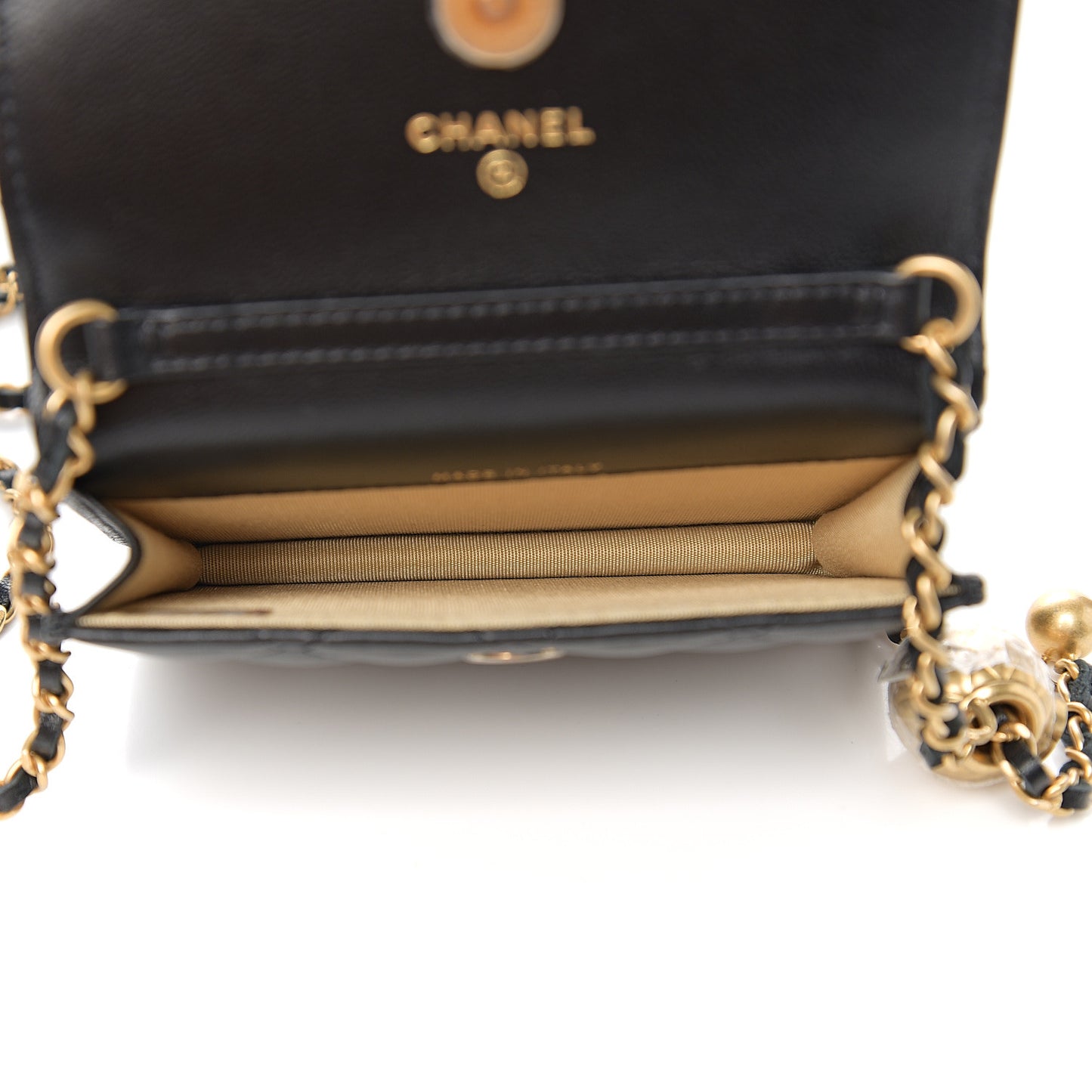 Lambskin Quilted Pearl Crush Clutch With Chain Black
