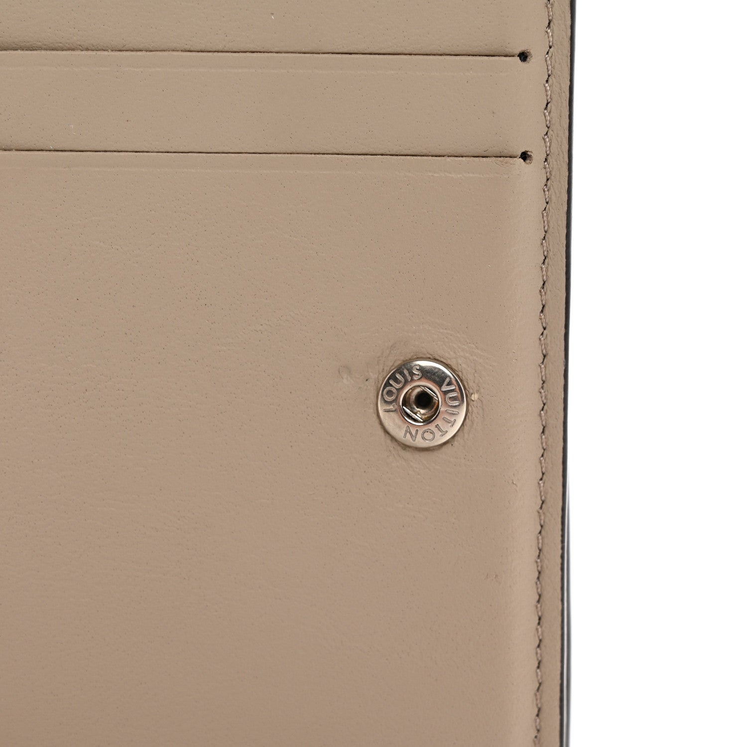 Louis Vuitton Mahina Clea Wallet Galet 9 of 9