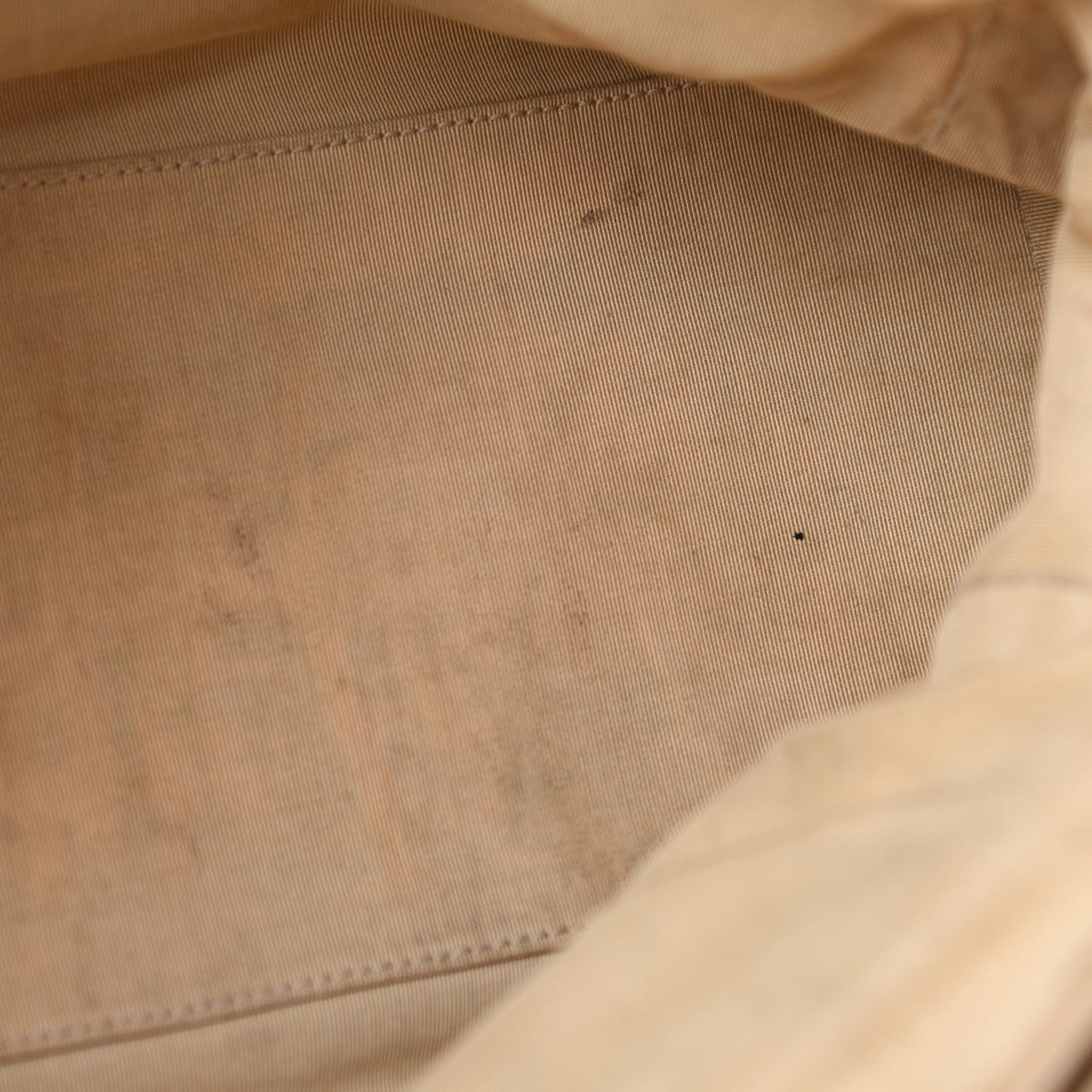 Calfskin Cerf Executive Shopper Tote Beige Clair