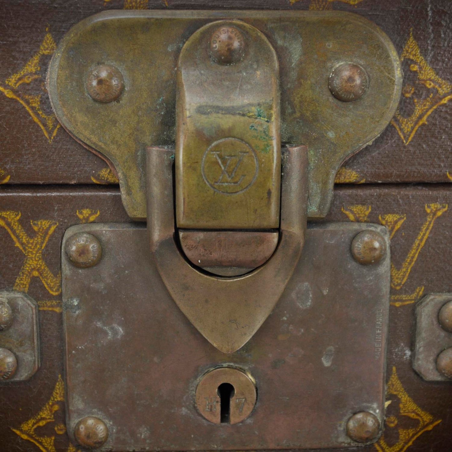 Monogram Bisten 50