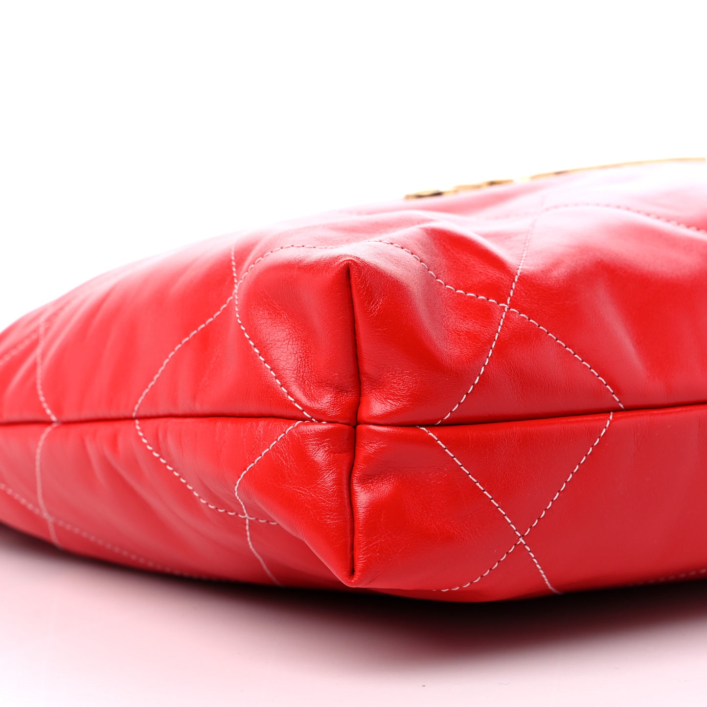 Shiny Calfskin Quilted Chanel 22 Red