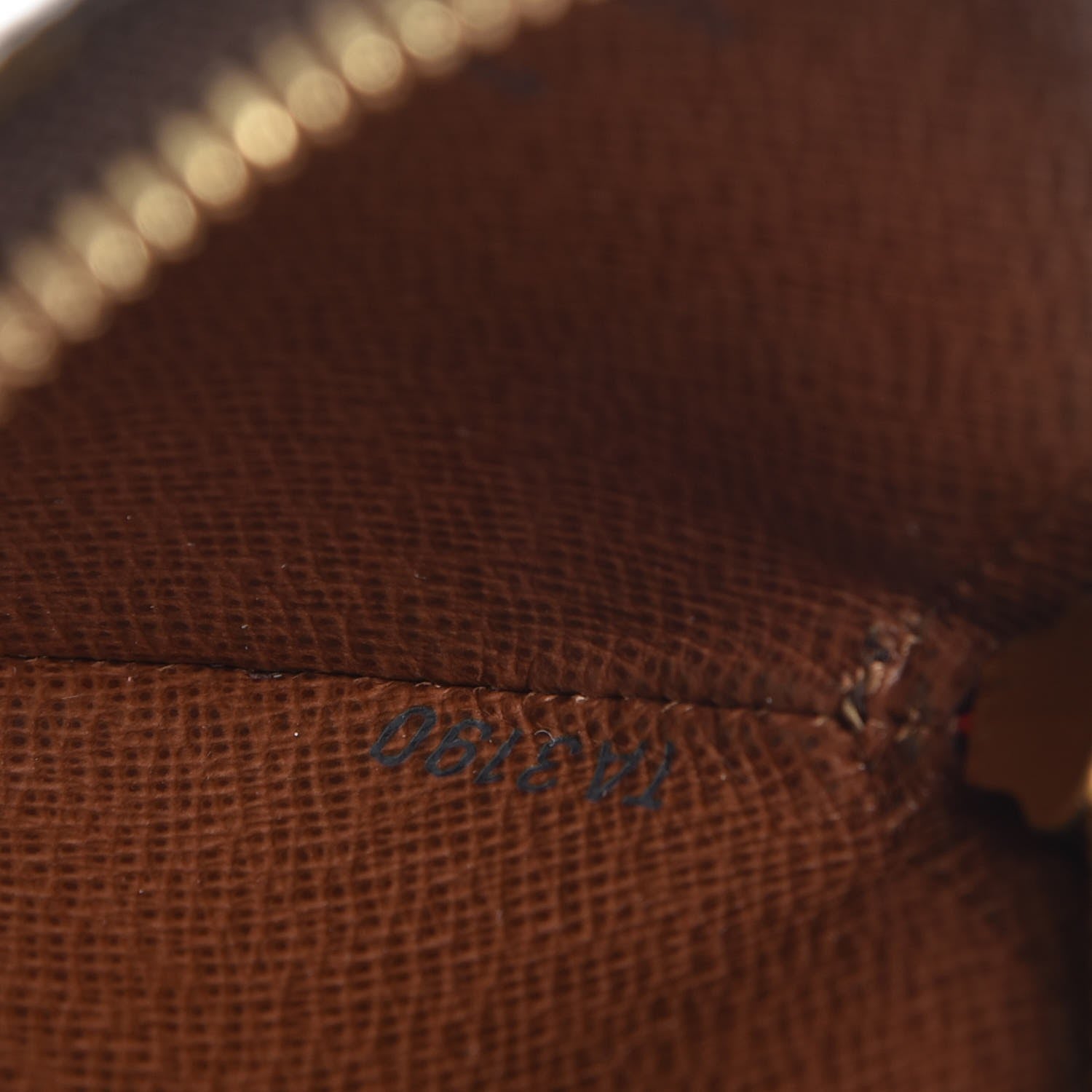 Louis Vuitton Monogram Round Coin Purse 7 of 7