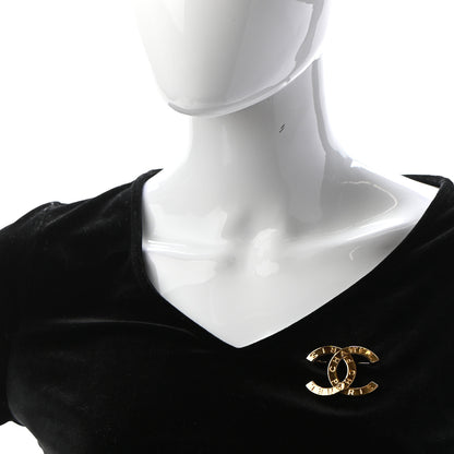 Chanel Metal Paris Button CC Large Brooch Gold 2 of 5