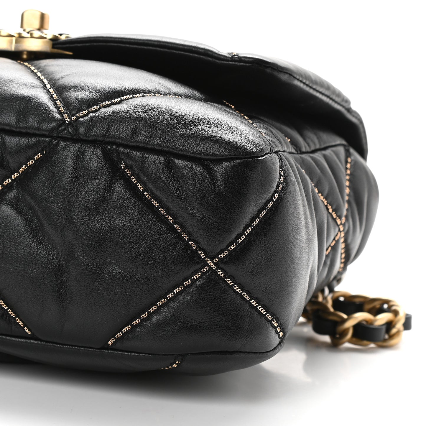Lambskin Chain Quilted Medium Chanel 19 Flap Black