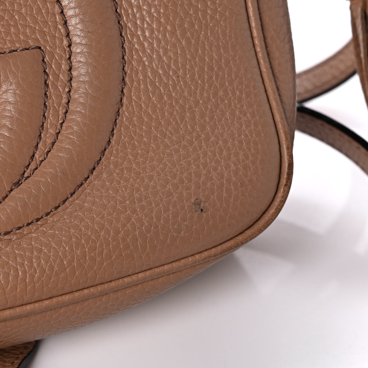 Pebbled Calfskin Small Soho Disco Bag Camelia