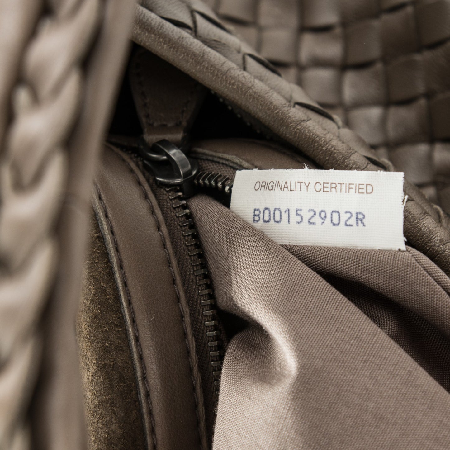 Nappa Intrecciato Large Veneta Hobo Shadow