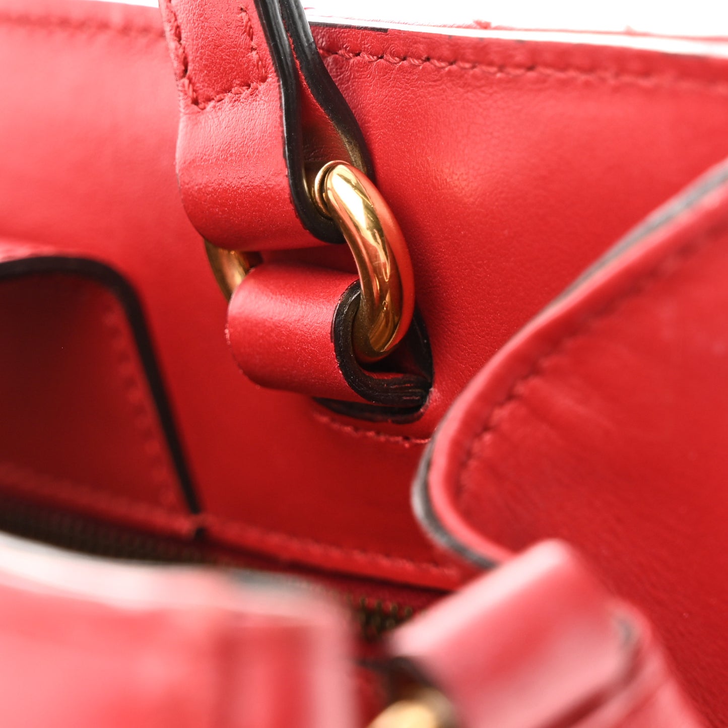 Calfskin Matelasse Small GG Marmont Tote Hibiscus Red