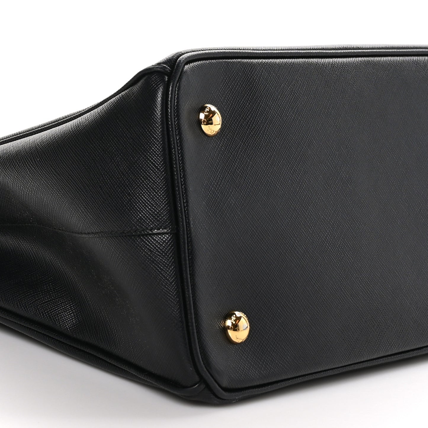 Saffiano Medium Galleria Double Zip Tote Black