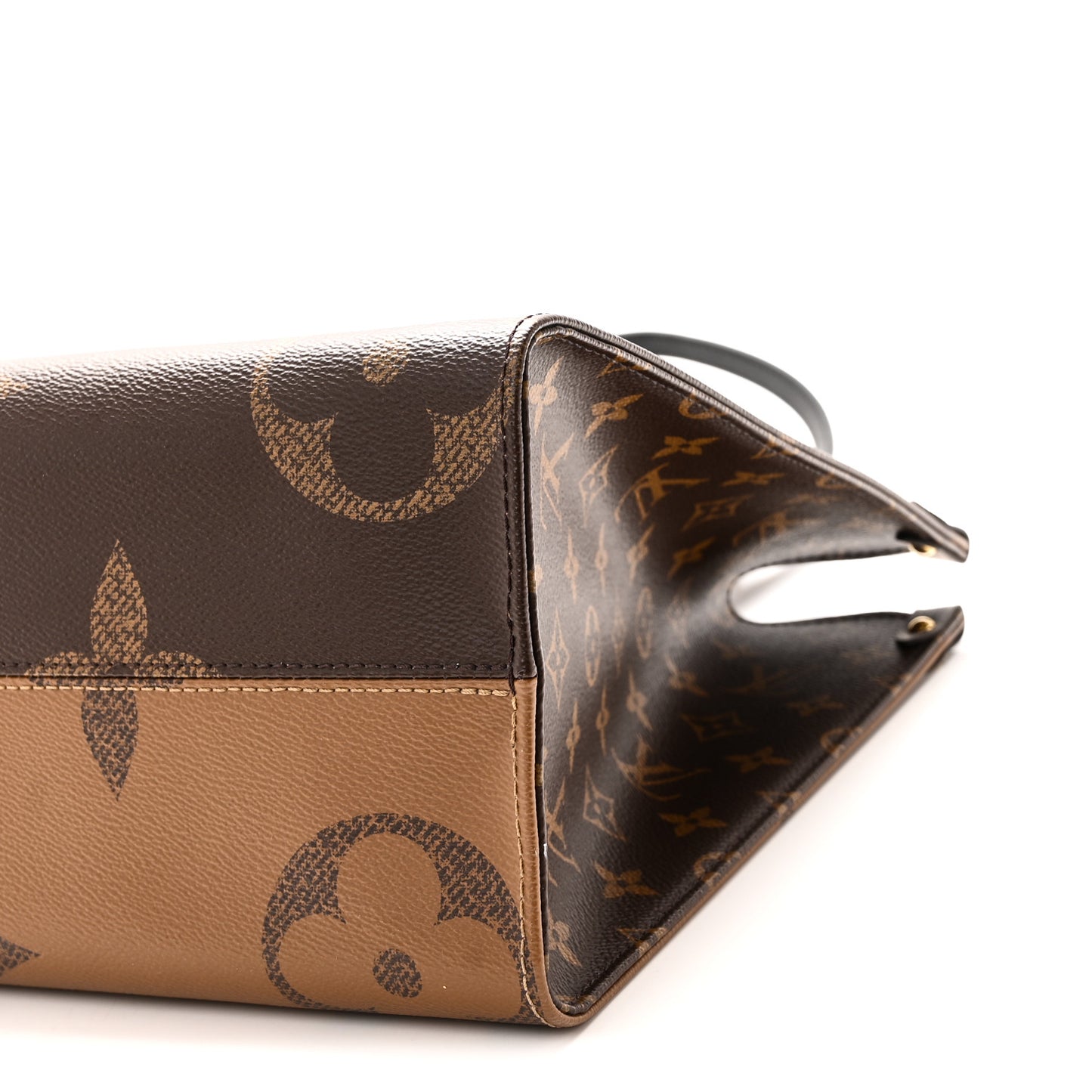 Reverse Monogram Giant Onthego MM