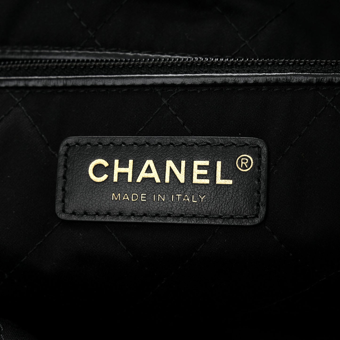 Shiny Calfskin Quilted Chanel 22 Black