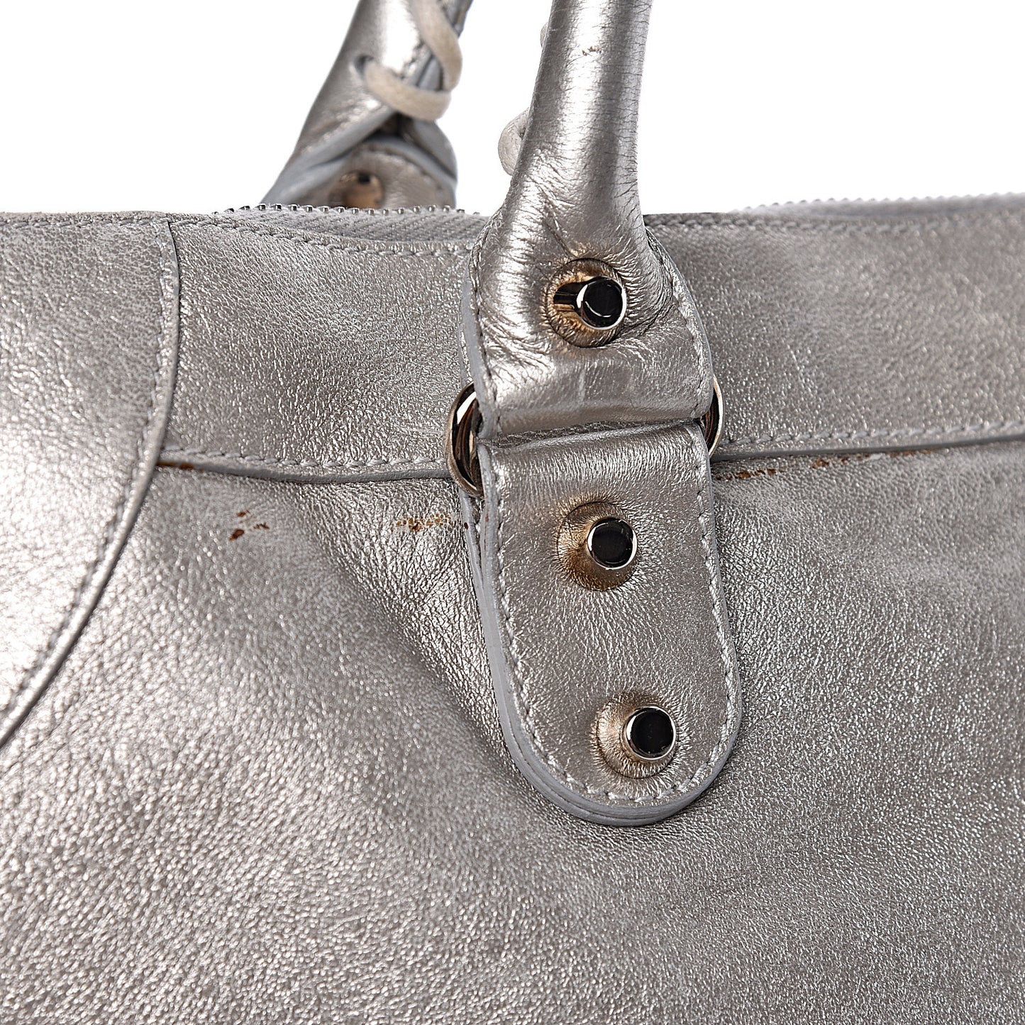 Metallic Agneau Classic Hardware Work Argent