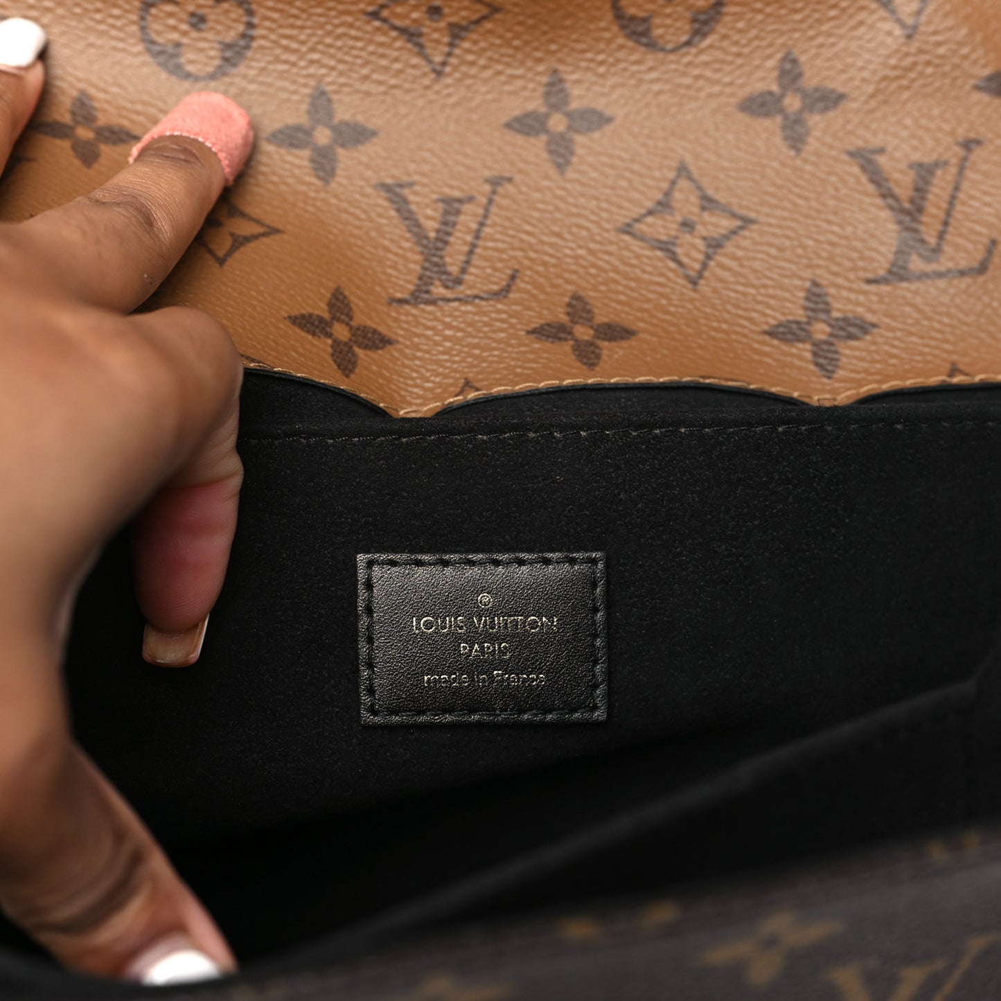 Reverse Monogram Pochette Metis
