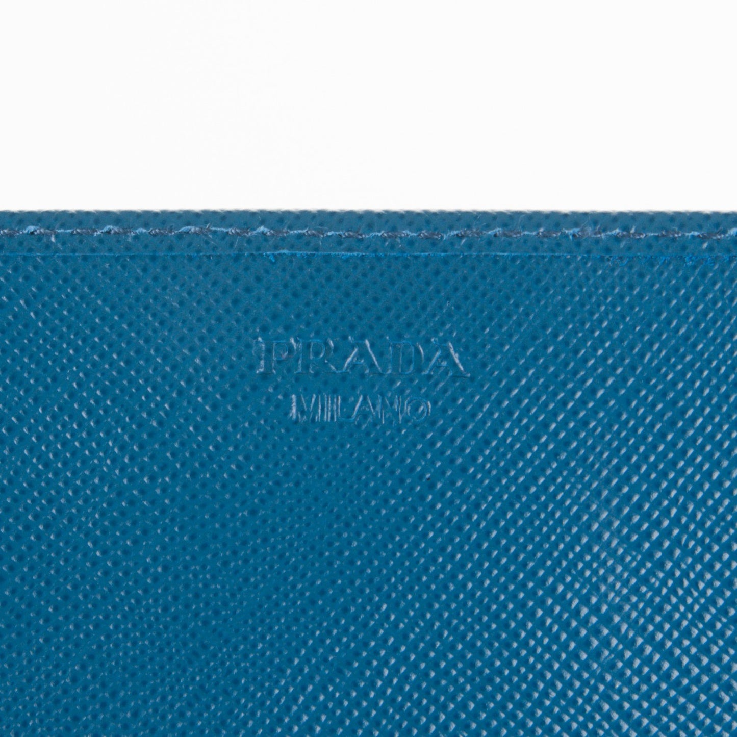 Saffiano Metal Oro Chain Wallet Cobalto