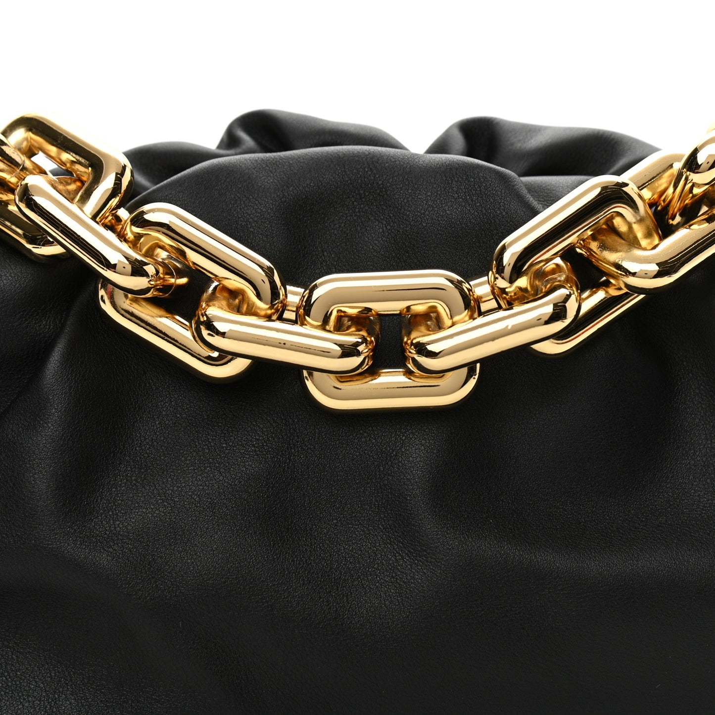 Calfskin The Pouch Chain Black