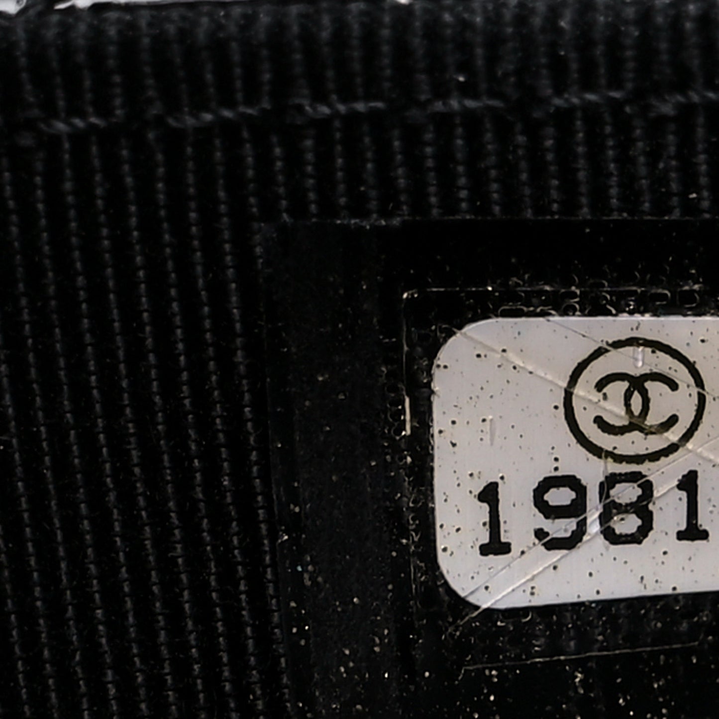 Patent Quilted Wallet On Chain WOC Black