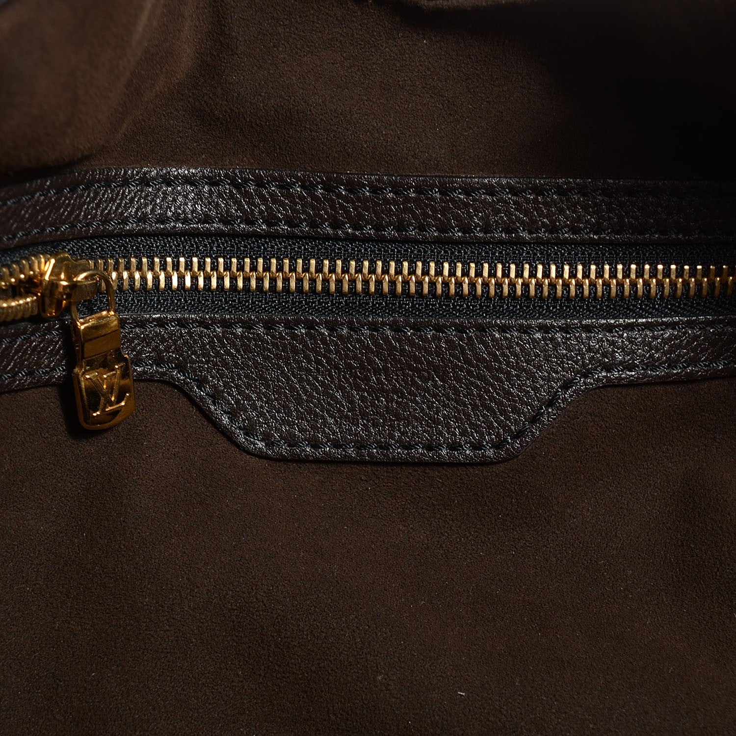 Louis Vuitton Mahina L Black 7 of 8