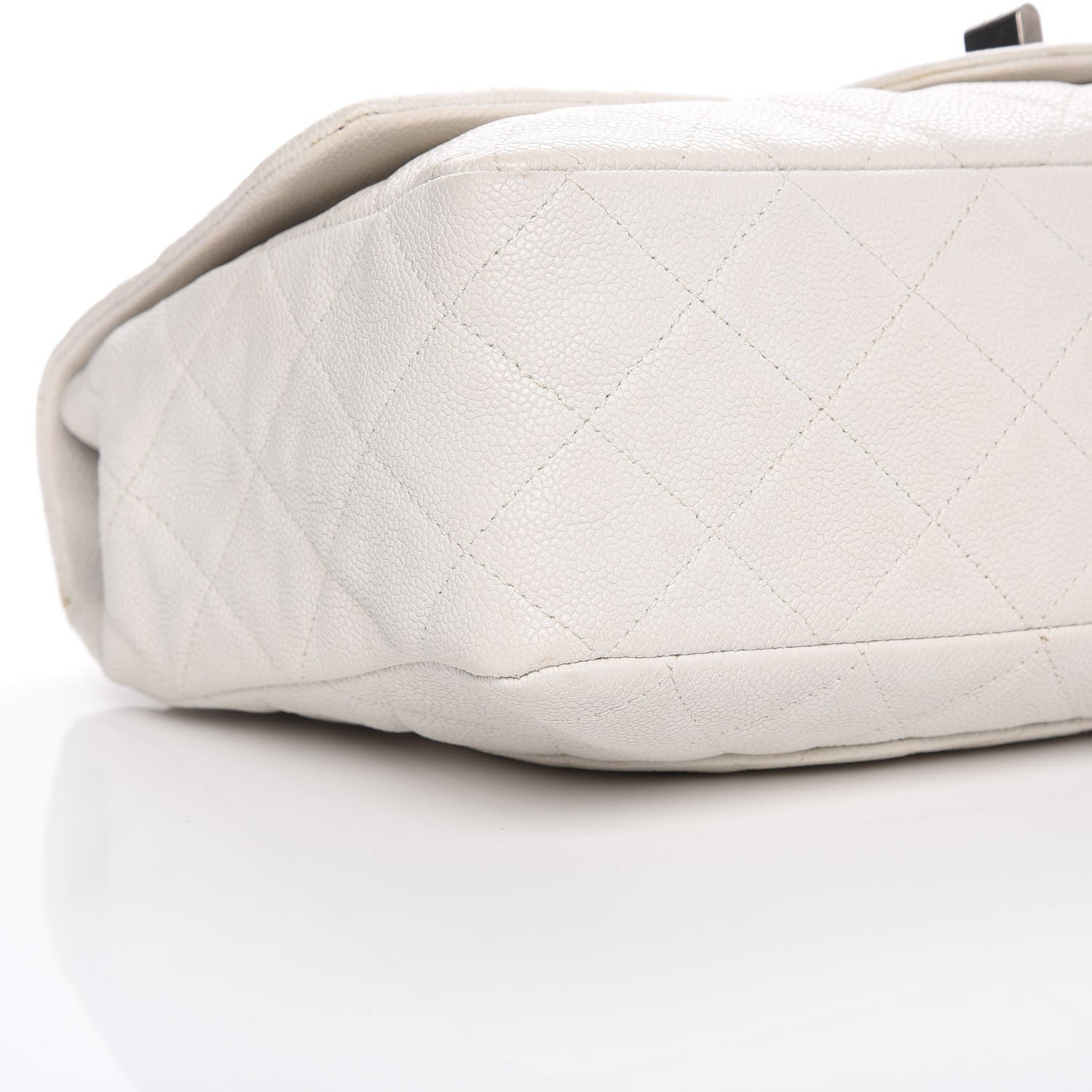 Chanel Caviar Quilted 2.55 Reissue 226 Flap White 11 of 14