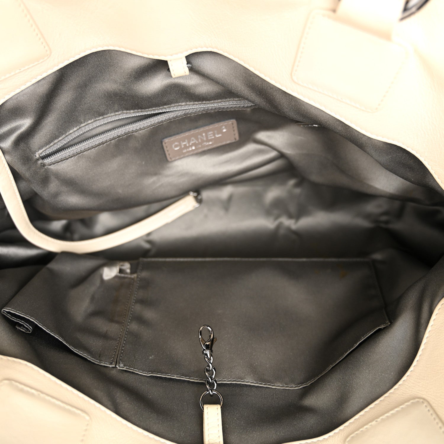 Chanel Calfskin Soho CC East West Tote White 5 of 11